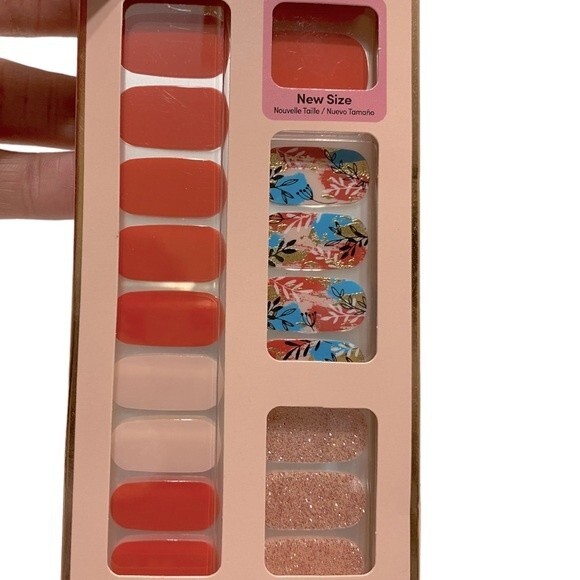 Dashing Diva Gloss Ultra Shine Gel Nail Strips-Leaf It Be - Picture 2 of 3